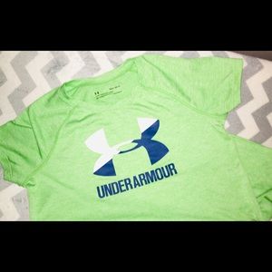 NWOT Under Armour Short sleeve, Green Y(L)